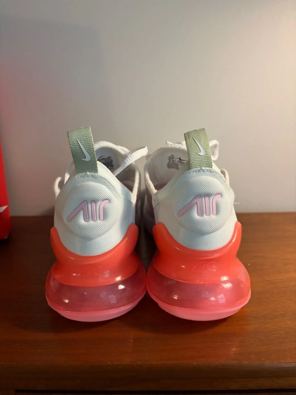 NWT Nike Air Max 270